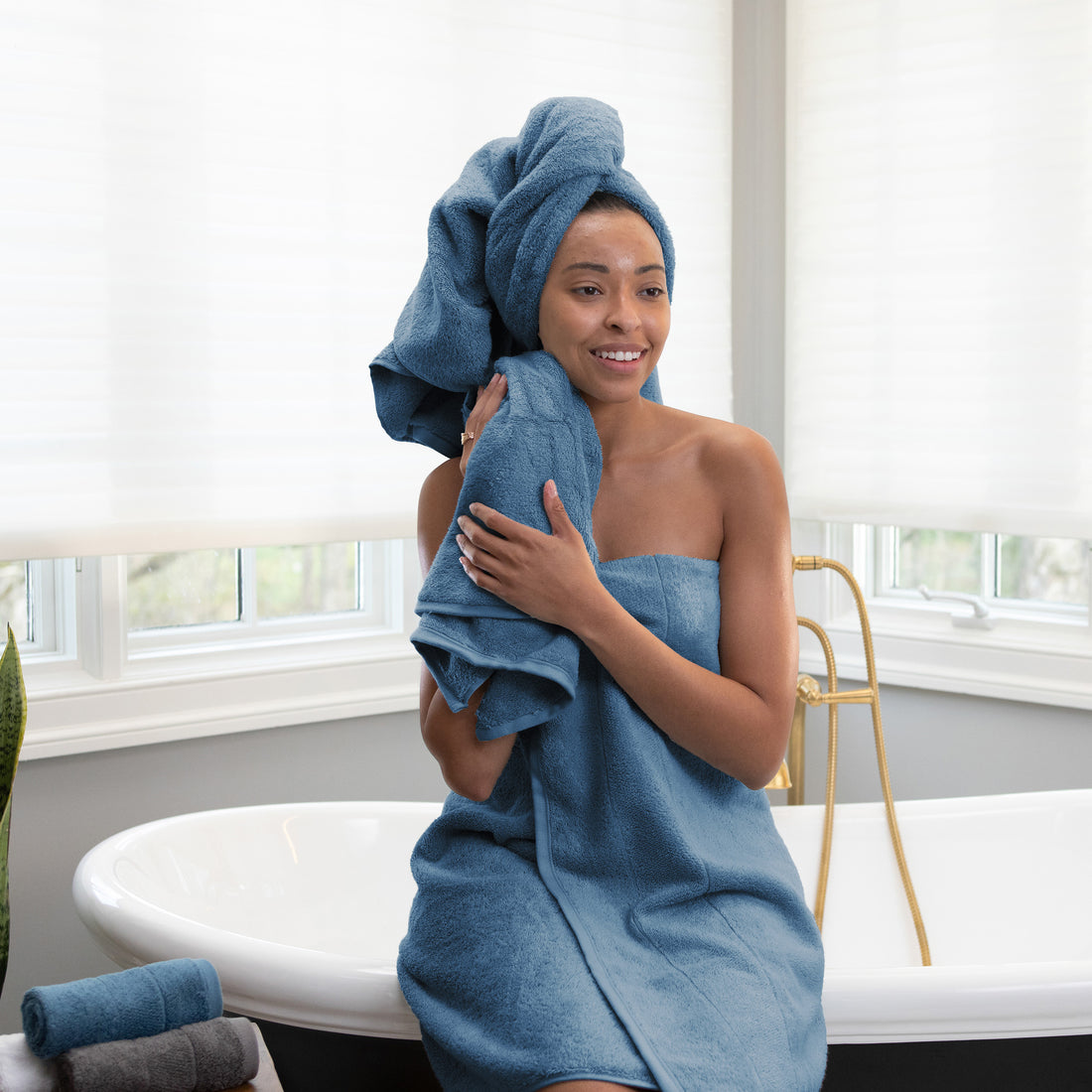 Aegean Chic Terry Border Solid Bath Towels