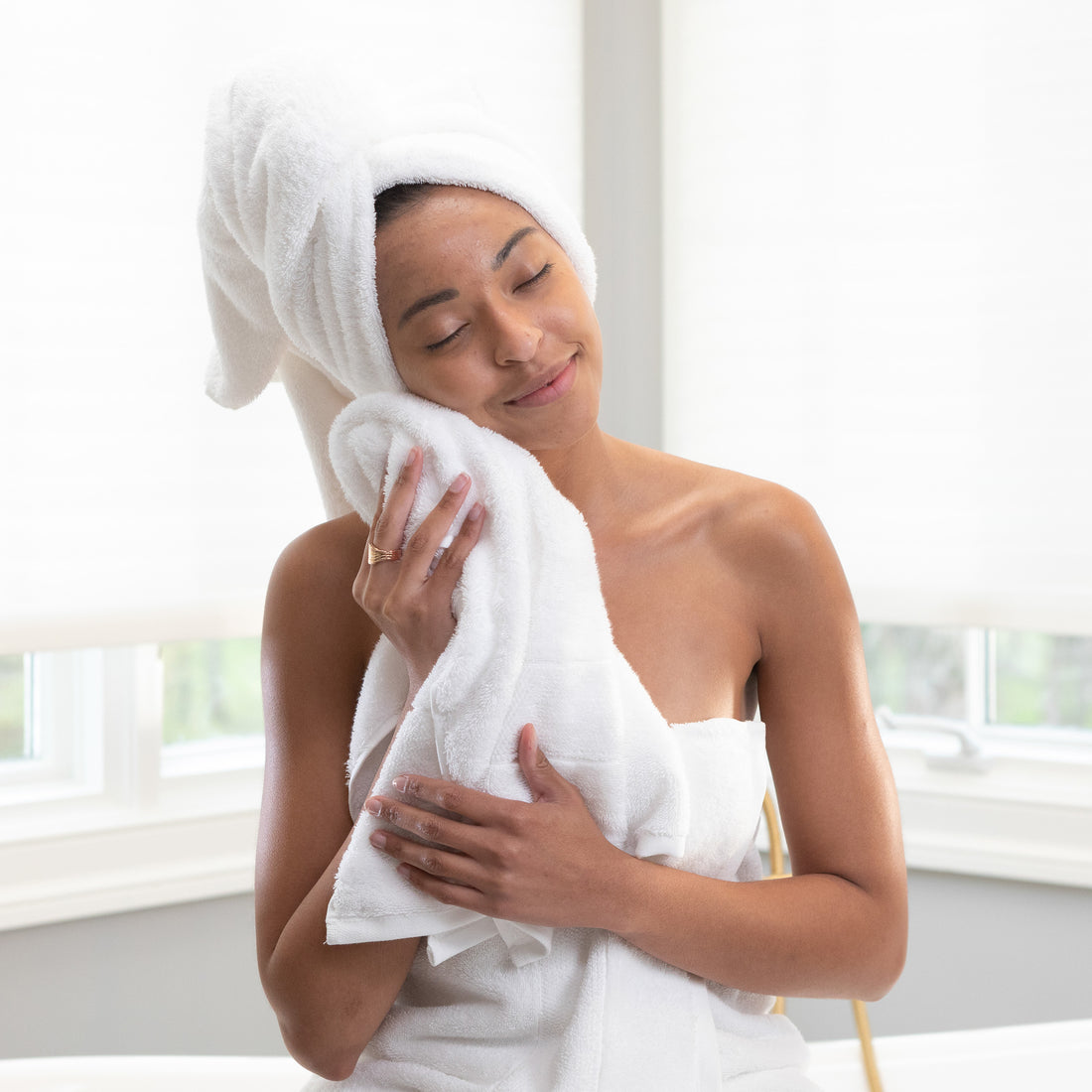 Aegean Chic Terry Border Solid Bath Towels