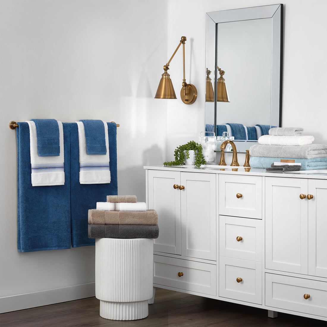 Aegean Chic Terry Border Solid Bath Towels