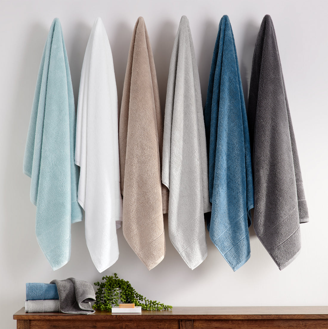 Aegean Chic Terry Border Solid Bath Towels