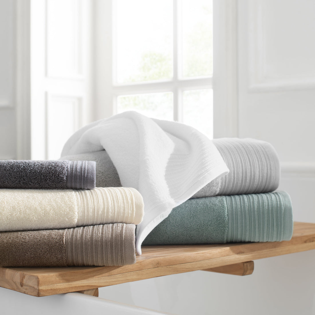 Anatolia Linen Border Bath Towels