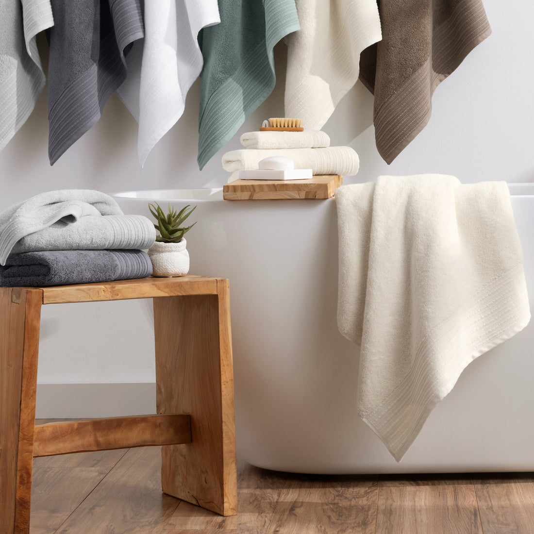 Anatolia Linen Border Bath Towels