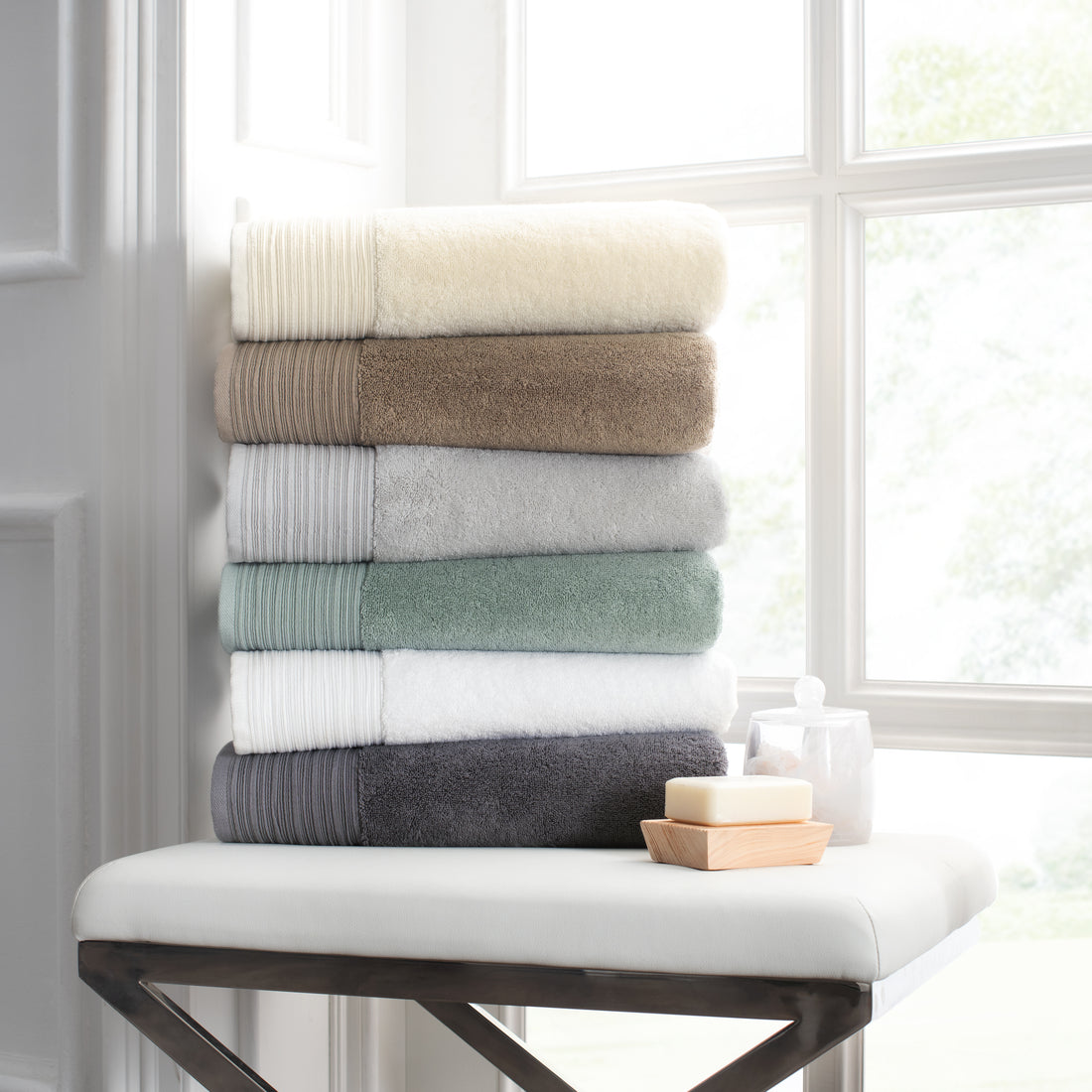 Anatolia Linen Border Bath Towels